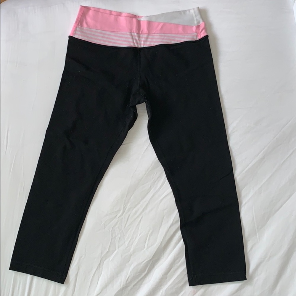 LULU LEMON athletic capri pant